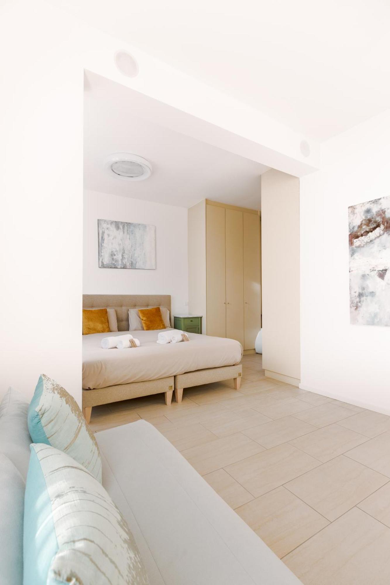 Front Lake Pearl 5 For 6Pax -By Easylife Swiss Lugano Exteriör bild
